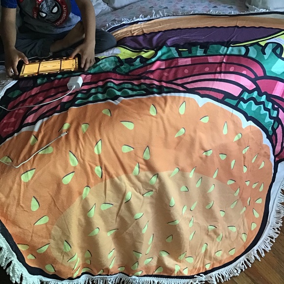 Marcus Adler HAMBURGER  ROUND COTTON BEACH TOWEL - Picture 3 of 3